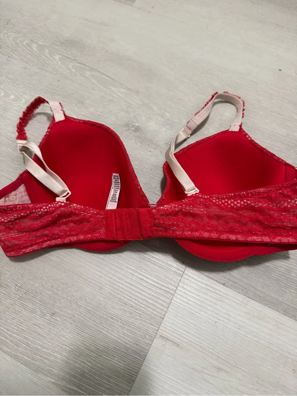 Victoria's Secret Red Lace Boho Underwire Push Up Bra - Picture 2 of 3